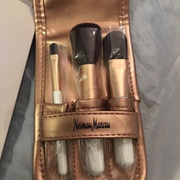 Neiman Marcus 3 brush + case rose metallic gold set New in Box - Picture 5 of 6